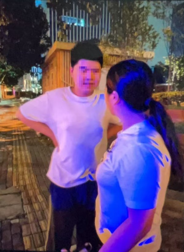 炒股配资之家 “游戏”成导火索！上海高一男生深夜离家，民警1个半小时火速找回